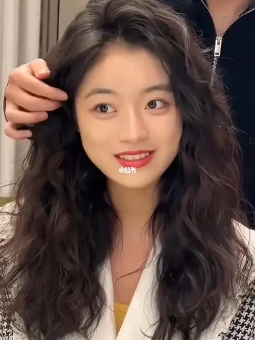 洋气高级适合圆脸 方圆脸 的女生#法式慵懒卷发  #女生烫发发型  #天