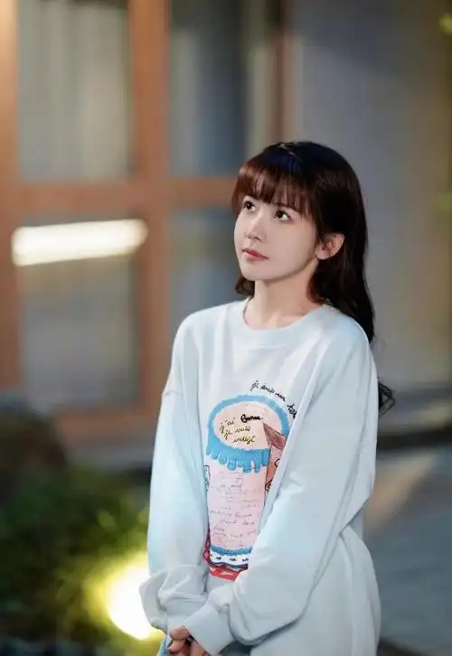 一个月官宣两部作品,赖美云跨界也太猛了吧?_腾讯新闻