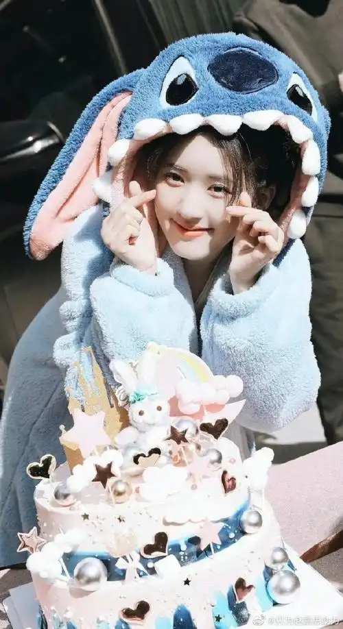 赵露思超话zls#赵露思 一起去未来#zls#赵露思神隐#宝贝比心合集,好