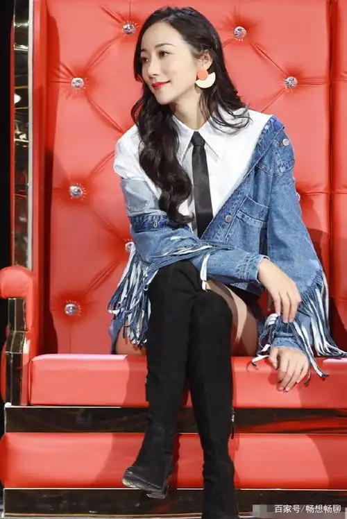 37岁韩雪身材有多好?把长筒靴当成裤子穿,看清腿型:羡慕不来