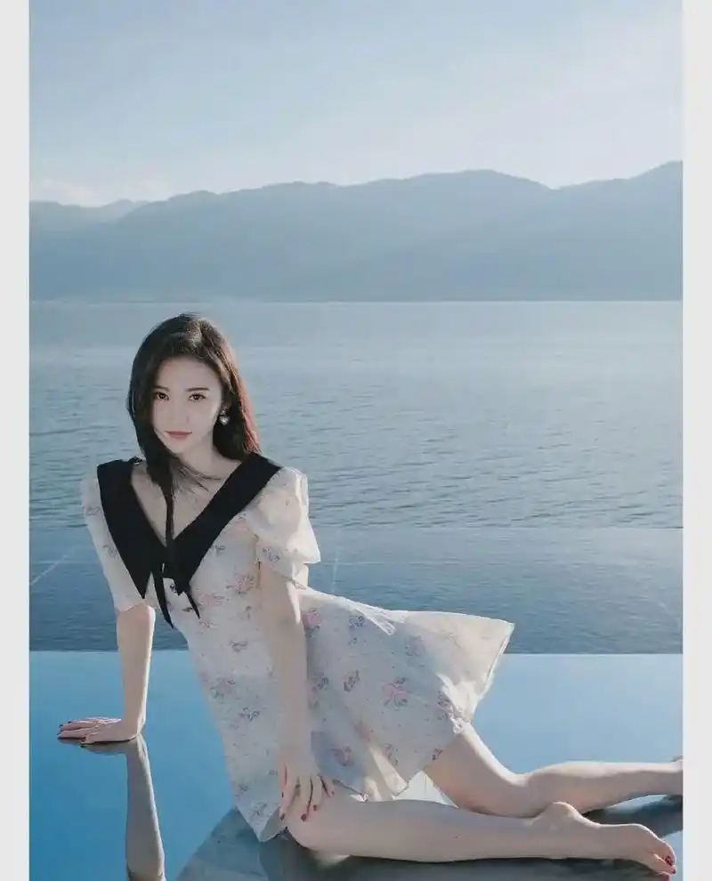 大爱景甜的玉足 #脚丫子 #可爱小脚丫 #美脚 #这谁顶得住 - 抖音