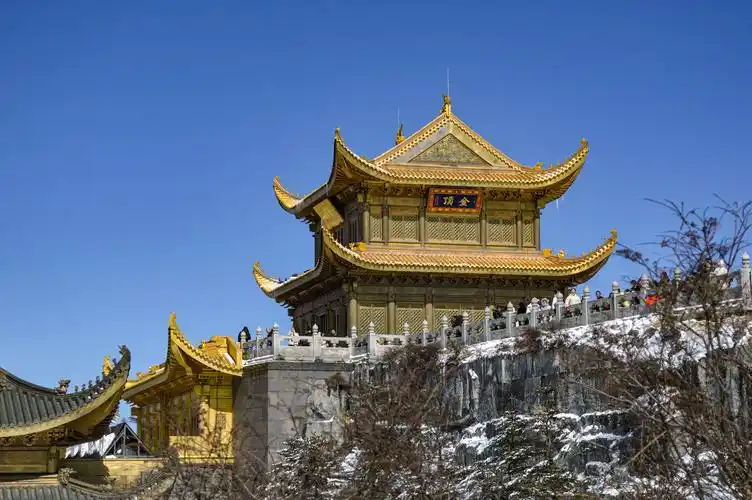 峨眉山金顶大殿