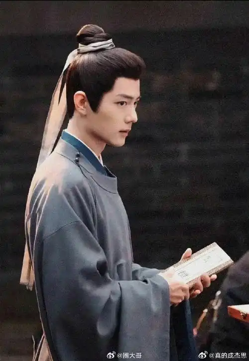 肖战在主演的电视剧《藏海传》里的最新路透来啦!