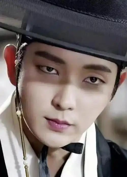 肖战真是美得雌雄难辨