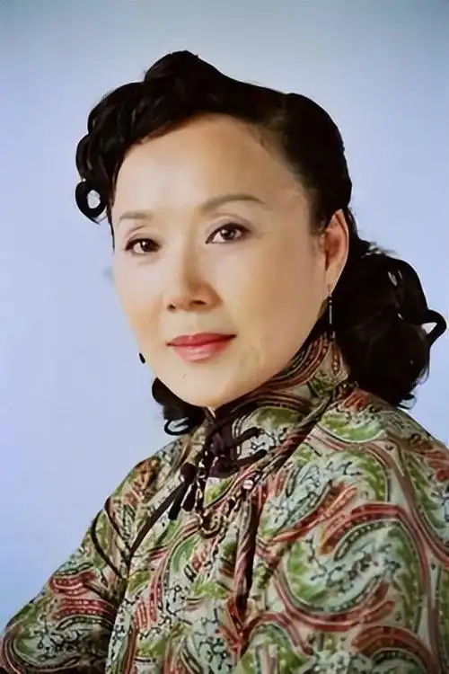 40岁女明星穿衣搭配(50岁后风韵犹存的女星)(2)