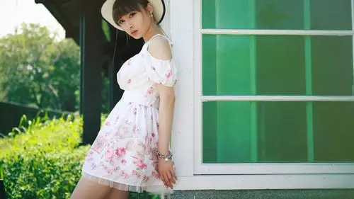 可爱小清新美女写真壁纸