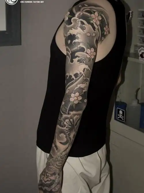 浪臂樱花_纹身图案手稿图片_恶之花主理人-潇的纹身作品集