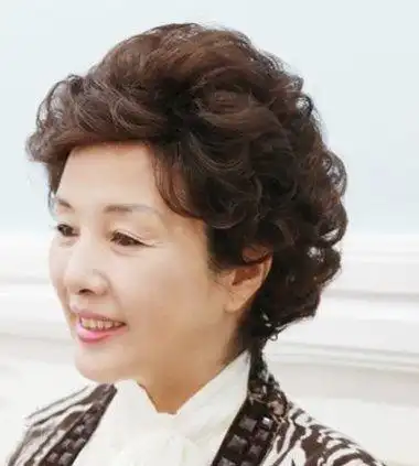 满头烫什么卷发好看 老式满头烫发图片_发型师姐