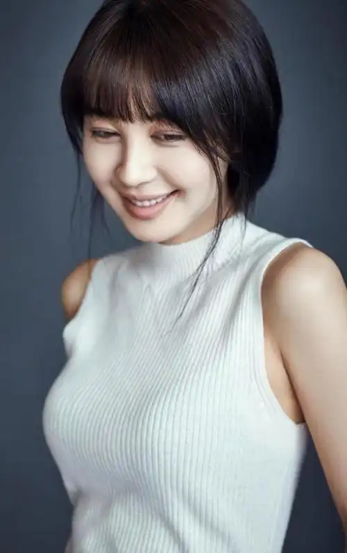 和李易峰传绯闻,被杨颖怒撕,李菲儿为何总是"爱情牺牲者"?