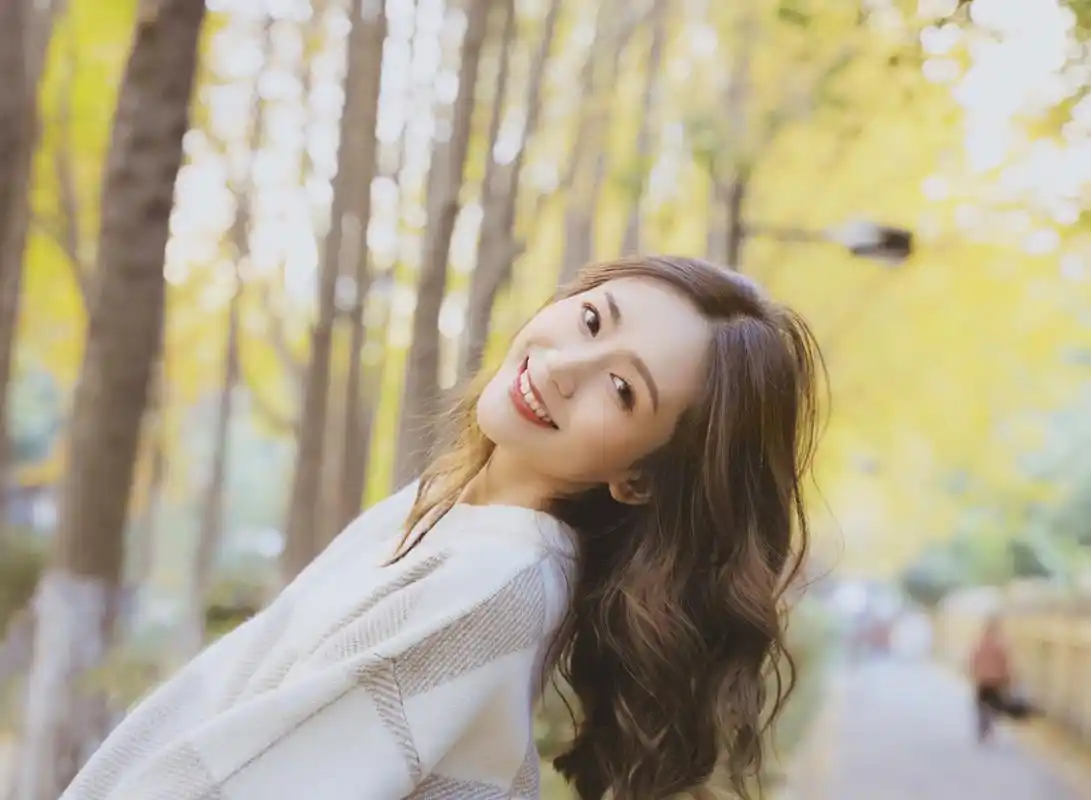 女生9个拍照摆拍pose大全,简单自然美,拍照不再难