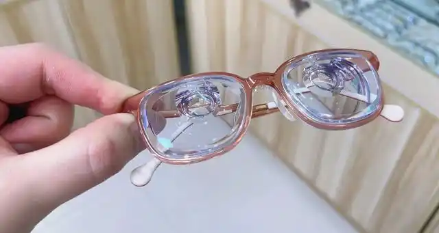 看完让心疼,保护视力不能掉以轻心|近视|高度近视|近视眼|焦度计_网易