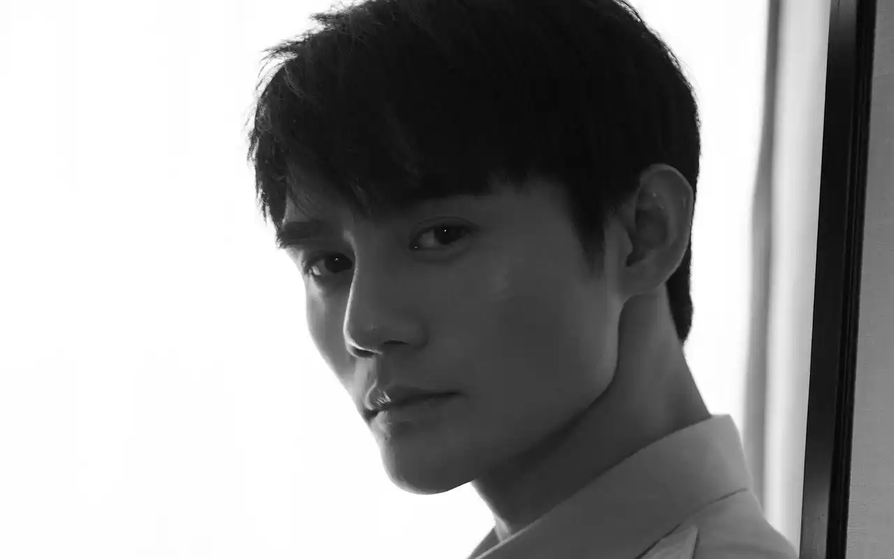 王凯最新帅气写真图片桌面壁纸