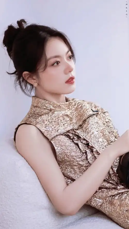 赵今麦最新妆造