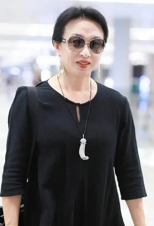 尽管这段婚姻对于金星来说只是一次经历,但它却深刻地影响了她的人生