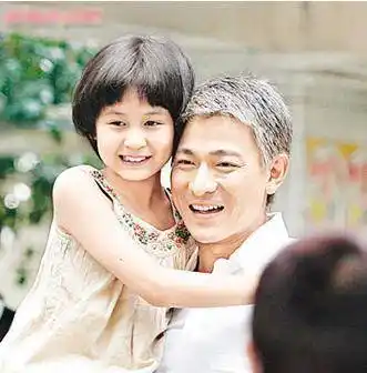 55岁刘德华生日喜当爹 妻子朱丽倩赴外生子