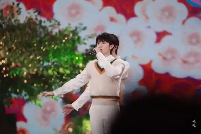 青年演员马嘉祺##北京国际电影节##时代少年团电影院怼脸大片