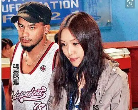 张震岳婚讯时间曝光张震岳女友是谁照片身份介绍