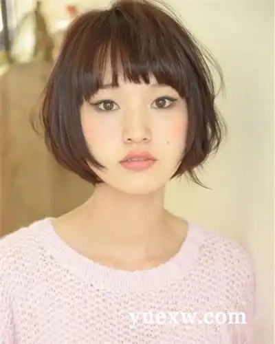 脸圆又大的女生适合什么发型 圆脸女生适合什么刘海