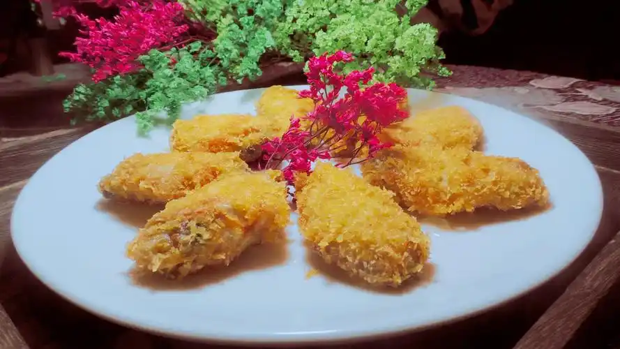 炸鸡中翅,加一步,皮脆肉嫩汁多,家里做,口感不比肯德基差哟!