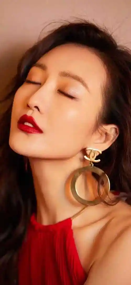 原创看了王鸥的这组照片让人不由的感叹道怪不得那么多人喜欢她