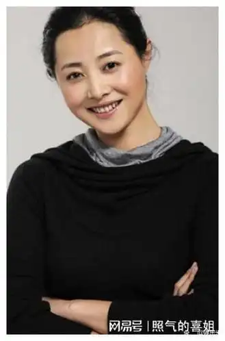 实力派女演员刘蓓,曾出演过《甲方乙方》等影视作品,是张建因戏结缘的