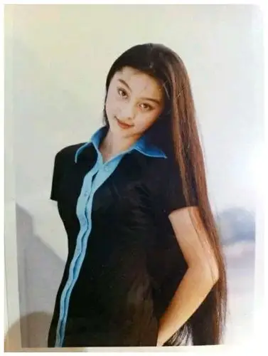 发一组范冰冰以前艺校的旧照