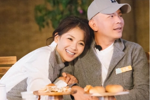 刘涛,作为一位演员,她的人生经历中确实有过一段与李玮珉相伴四年的