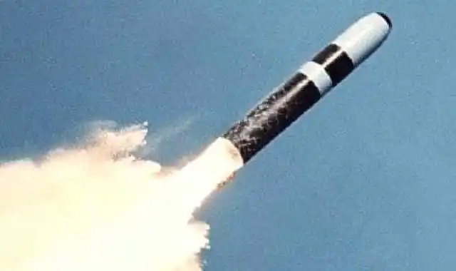 三叉戟2型导弹造价3000万美元,虽然花费不高,但是导弹是一次性用品,打