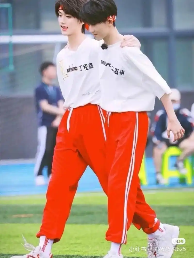 "丁程鑫,你好好待着吧"马嘉祺扔下这句话走了. (镜头转晚上 - 抖音