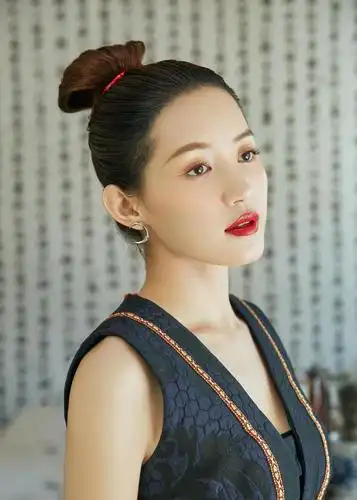 中国内地女演员,歌手苏青__财经头条