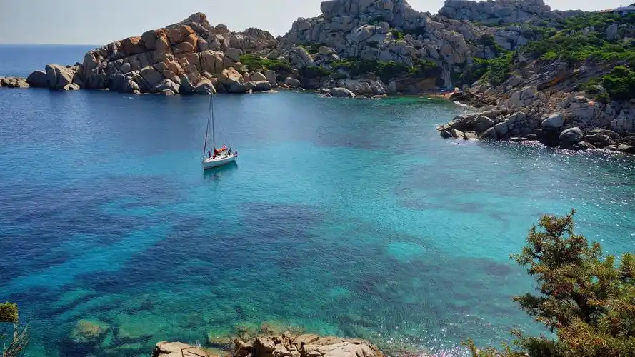 海岛帆船4k专区4096x2649壁纸