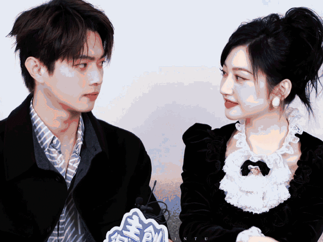 景甜的手是尺##任嘉伦许凯巴掌脸