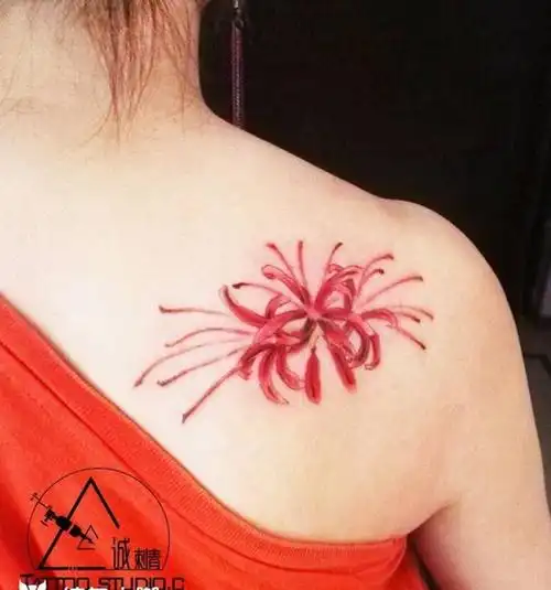 彼岸花纹身图片_背部清新植物成品纹身图案