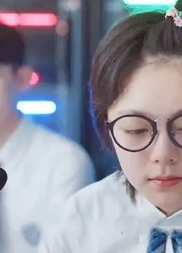 少年派妙妙毕业典礼当天钱三一说出一个秘密妙妙立马大哭