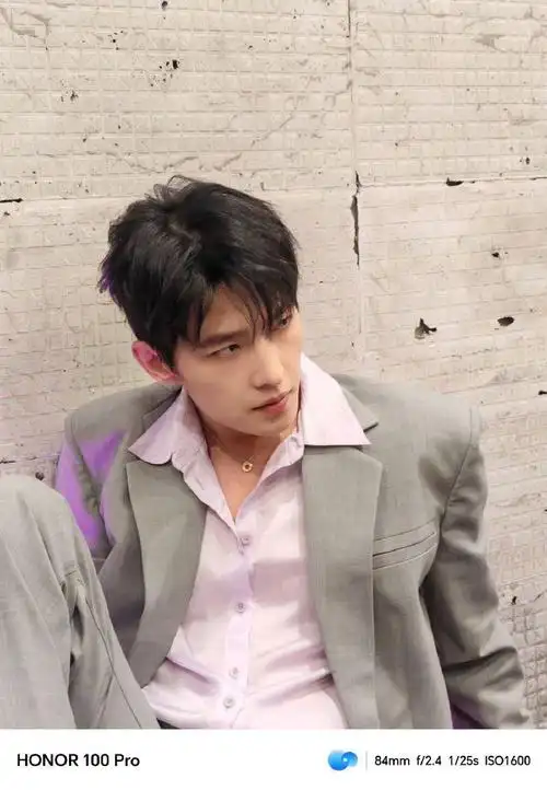 你敢相信这是杨洋手机生图#果然人在任何年龄都会爱上杨洋,今天赏图