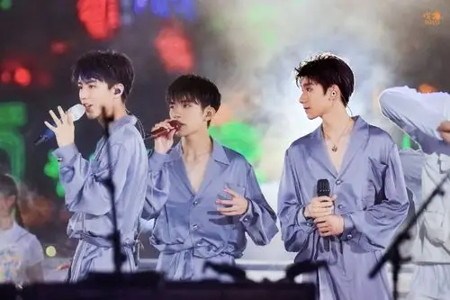 tfboys 给你们一片澄海我们六岁了