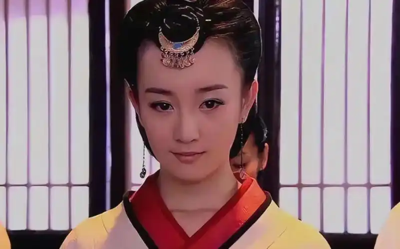 张檬18~35岁的颜值变化,可惜后面整容了,葬送演艺事业