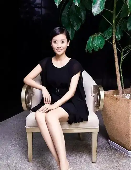 40岁苗圃近照,隐瞒10年老公是我们熟悉的他,私人飞机太抢眼