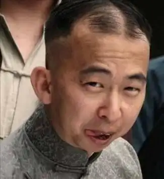 娱乐圈这5位丑男演员,娶的老婆个个貌美如花