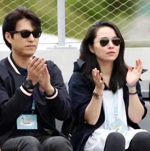 端庄大气,不漂亮,却深得老公宠爱_李佳_黑色_时尚