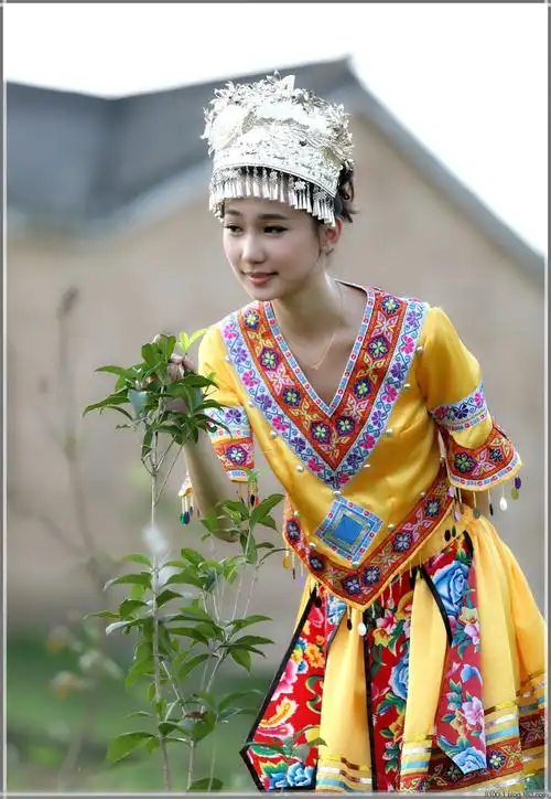 【布鞋情怀】朴素优雅的一带式布鞋(少数民族风情)(100p)