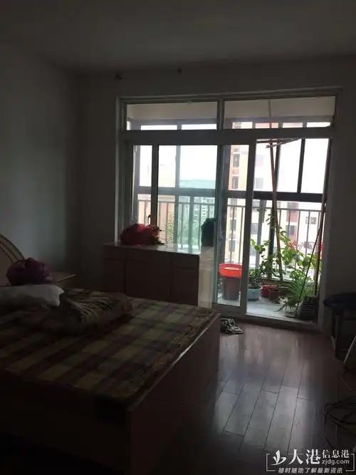 瑞鑫嘉园两室一厅简装房出租