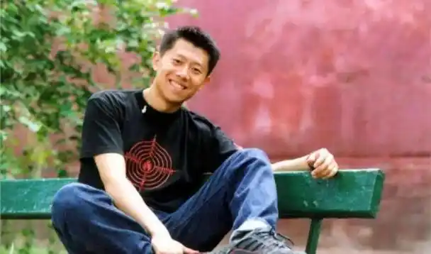 夏雨:"消失的影帝"婚礼不请父亲,与母亲明算账,袁泉是好老婆|姜文