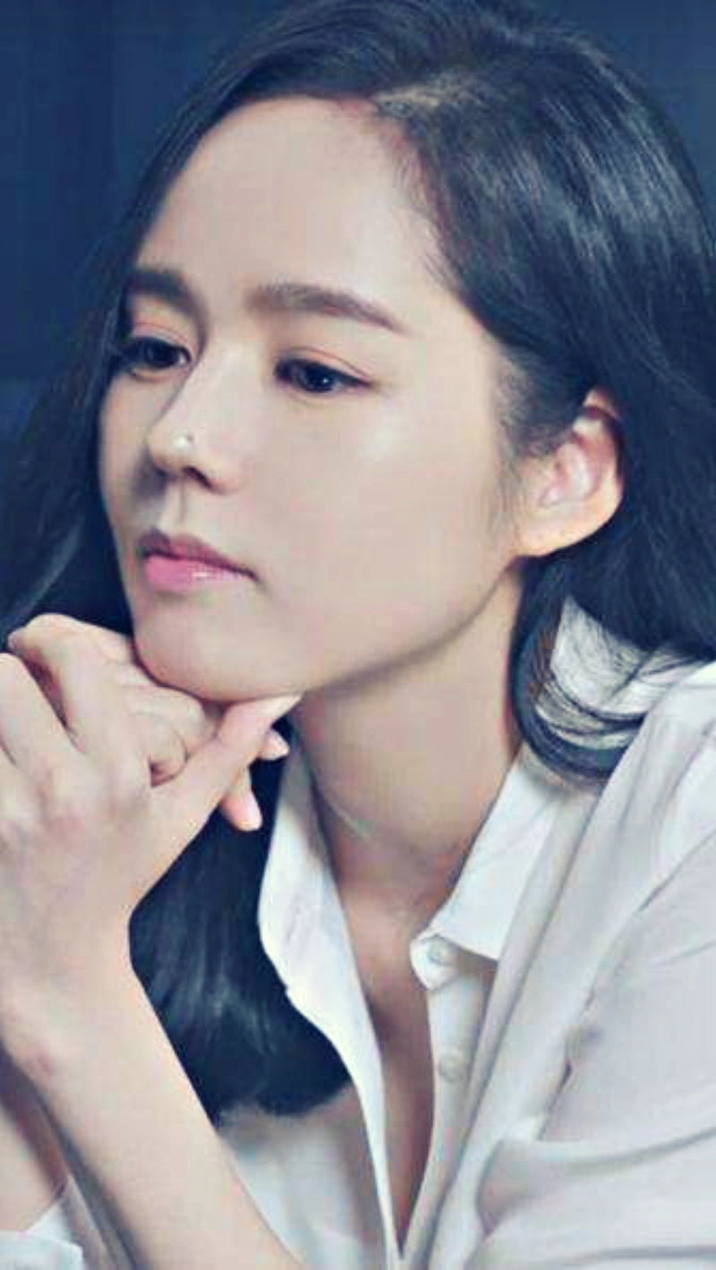 韩佳人唯美时尚写真照,气质优雅,甜美可人