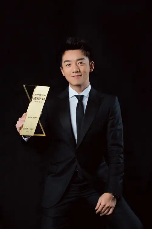 郑恺西装帅照,郑恺最帅微笑照片-图片大观-奇异网