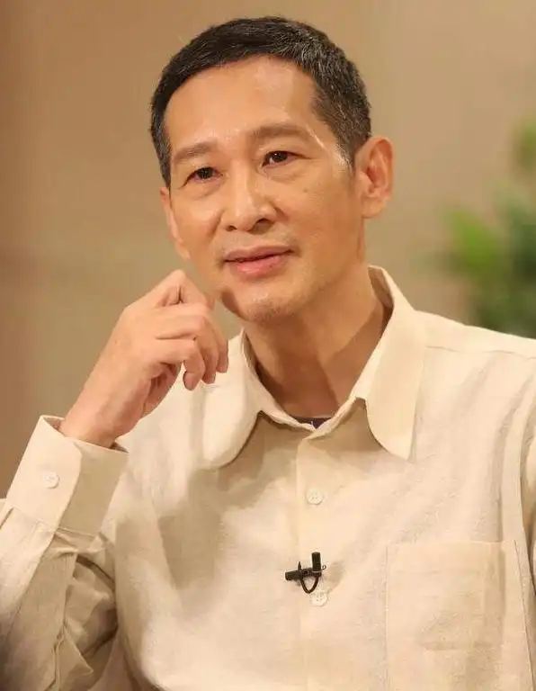 实力派"老戏骨"王劲松,他的"消失",是娱乐圈的悲哀和损失!