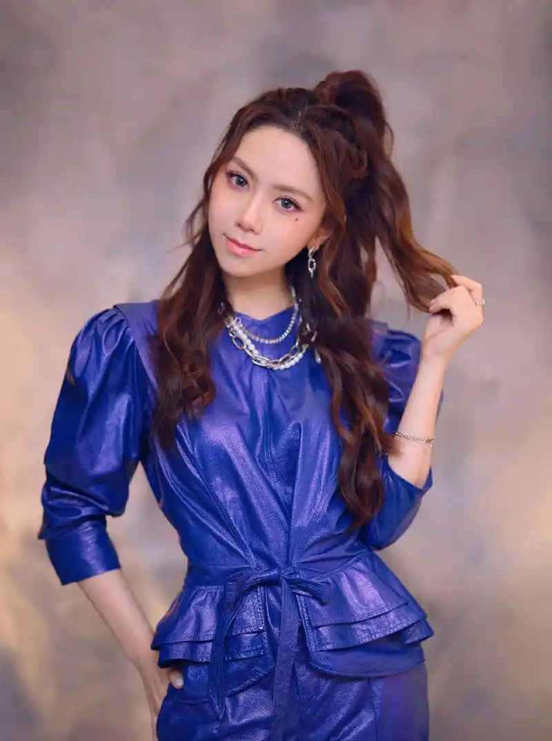 少女感的邓紫棋