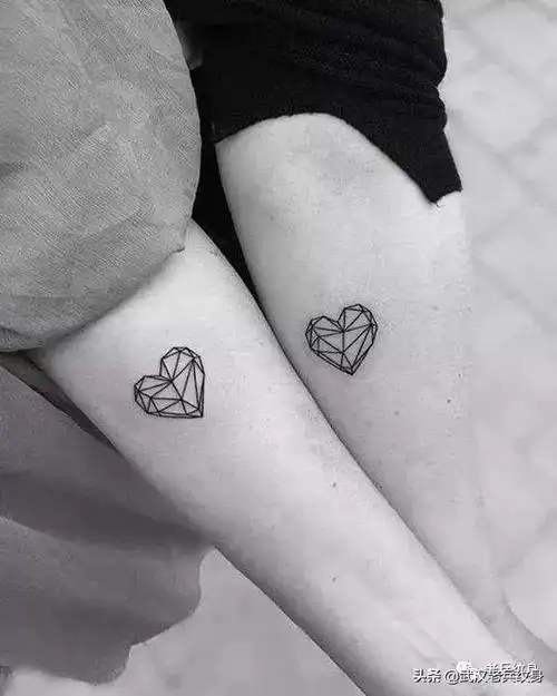 论表达爱意,我只服「情侣纹身」!