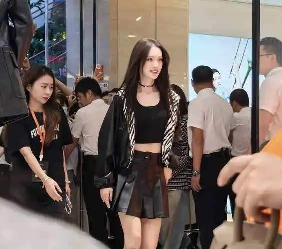 当然,金晨在事后是需要向品牌方解释并表示歉意的,毕竟如果品牌方老板