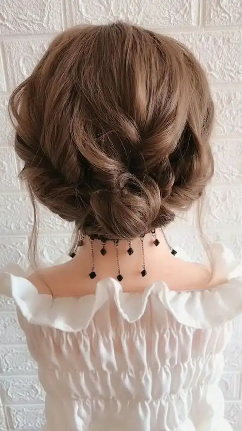 学生必扎的低丸子头,简单还好看,手残党也能学会